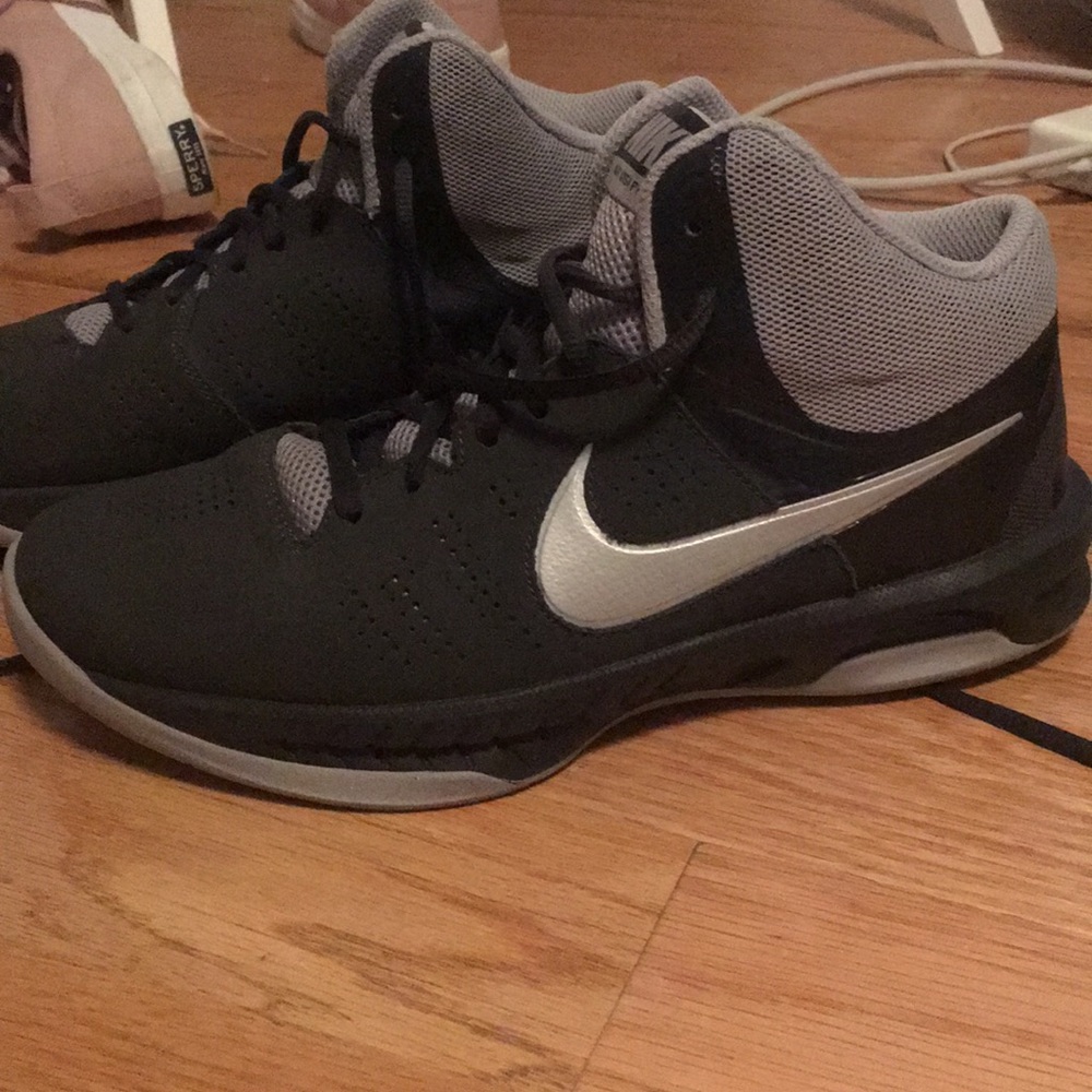 nike basketball sneakers